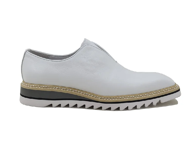 Men's loafers with a perforated leather upper for ventilation Men's loafers with a perforated leather upper for ventilation Carrucci KS550-08 Laceless Loafer with Contrast Color Sole - White
