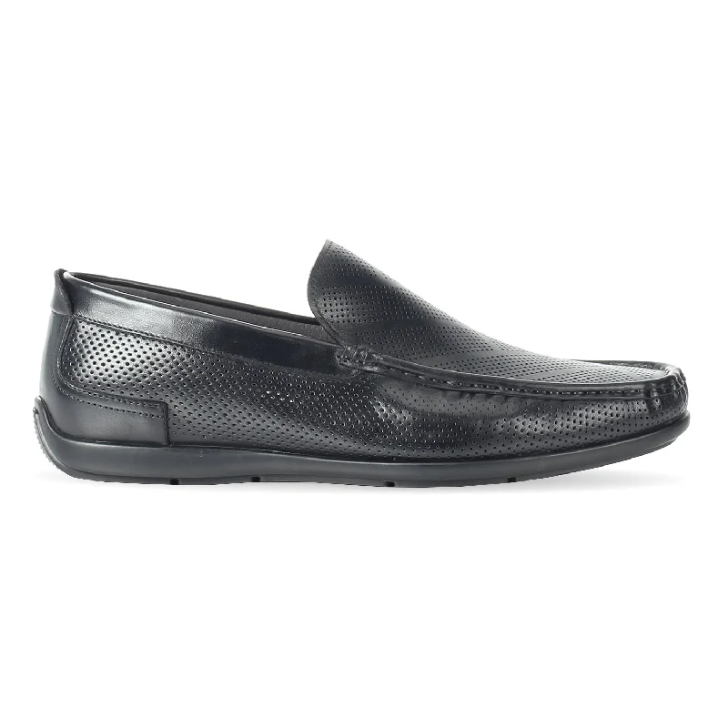 Men's loafers with a moc - toe design Men's loafers with a moc - toe design Men's low-top slip on Loafer