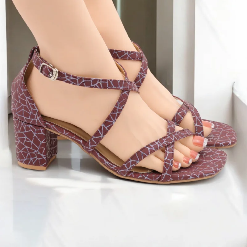 Men's slippers with a breathable fabric upper Cross strap heel