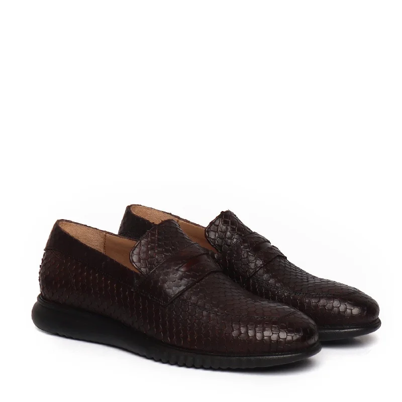 Men's loafers with a cushioned footbed Men's loafers with a cushioned footbed Super Flexible Brown Leather Loafers With Snake Skin Textured