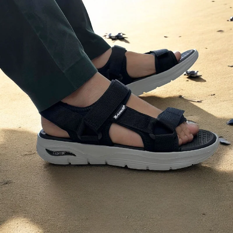 Men's slippers with a non - slip outsole for safety Xt5058 comfy sandal