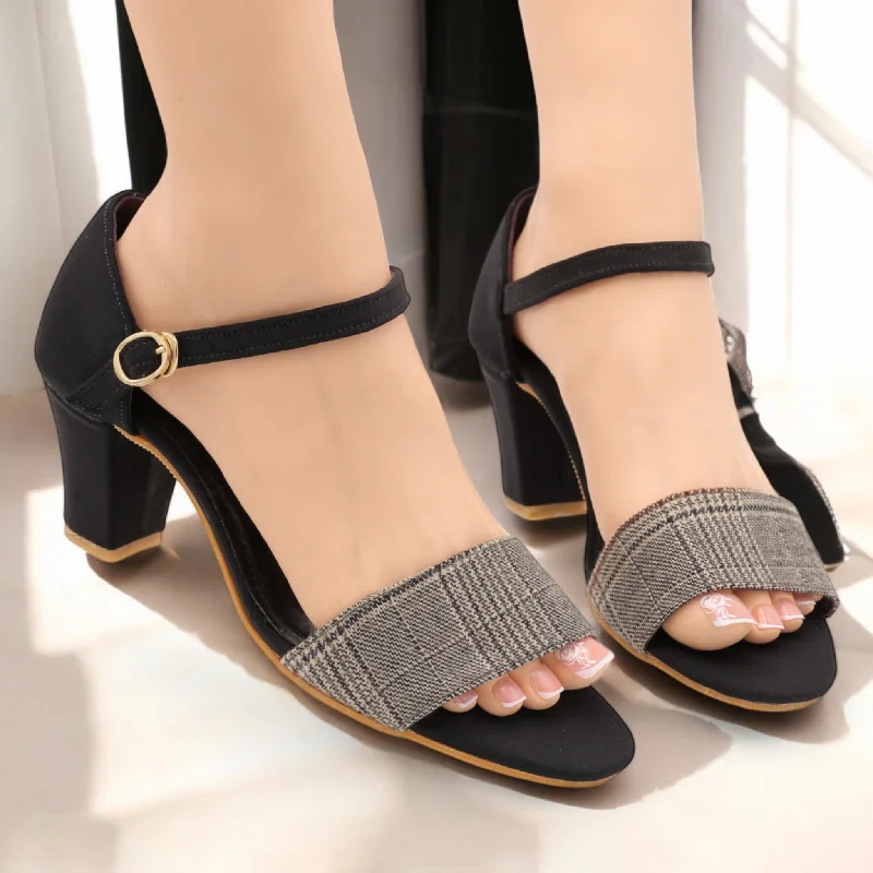 Men's slippers with a Velcro closure for easy on and off Check kitten heel