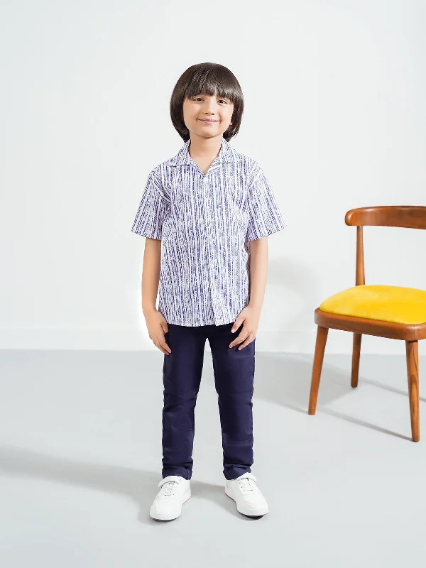 Men's sandals with a toe post design Men's sandals with a toe post design "TIARET" Stylish Regular Fit Casual Shirt