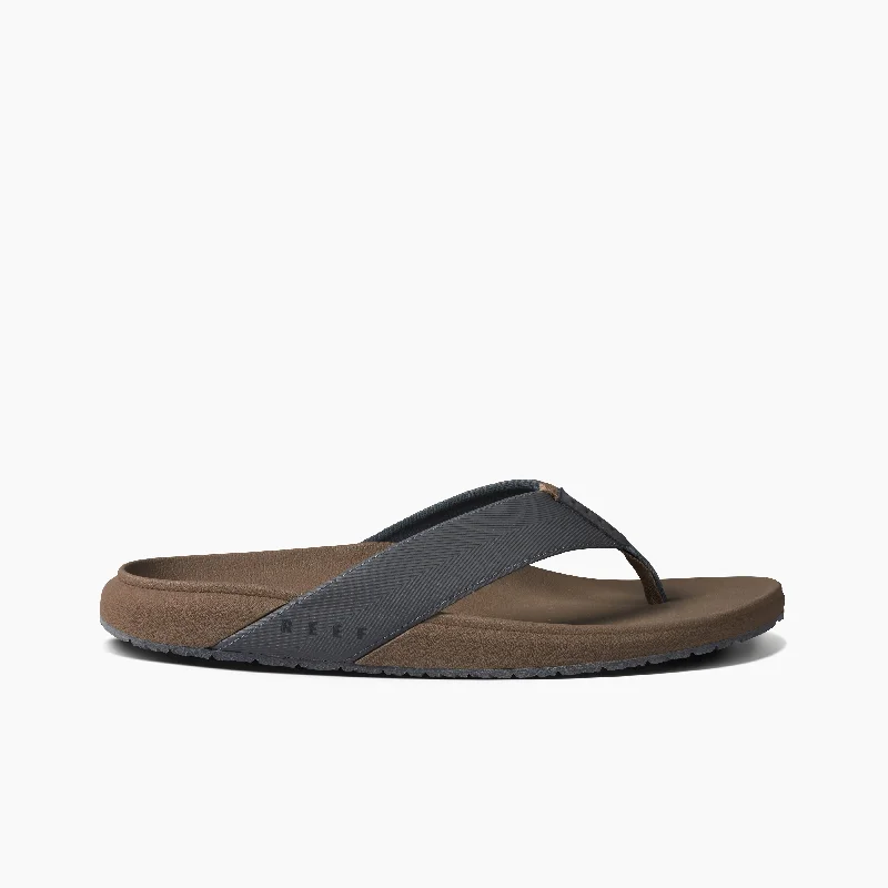 Men's sandals with a stretchy strap for a better fit Men's sandals with a stretchy strap for a better fit The Raglan Men's sandals with a stretchy strap for a better fit Men's sandals with a stretchy strap for a better fit The Raglan