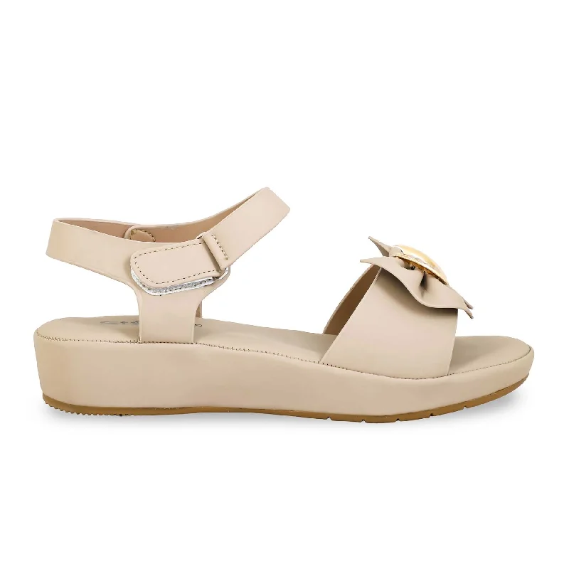 Men's sandals with a decorative buckle or charm Men's sandals with a decorative buckle or charm Beige Formal Sandal PU0519