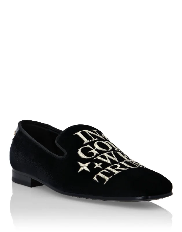 Men's loafers with a perforated leather upper for ventilation Men's loafers with a perforated leather upper for ventilation Velvet Loafers Embroidery Money