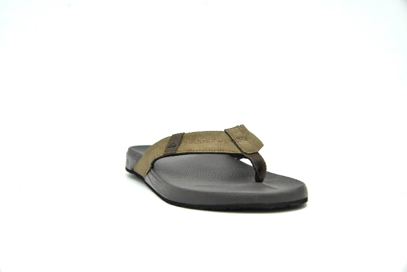 Men's sandals with a perforated leather upper for ventilation Men's sandals with a perforated leather upper for ventilation REEF Phantom