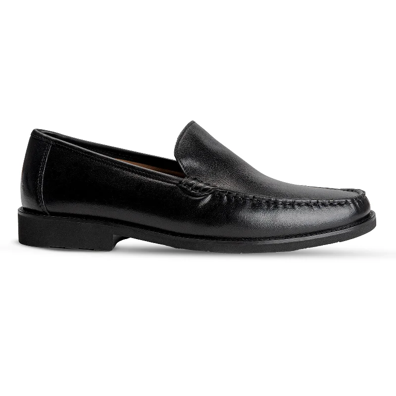 Men's loafers with a smooth leather finish Men's loafers with a smooth leather finish Formal slip on Loafer