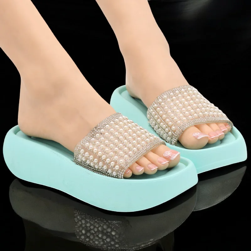 Men's slippers with a non - slip outsole for safety pearl wedge slipper