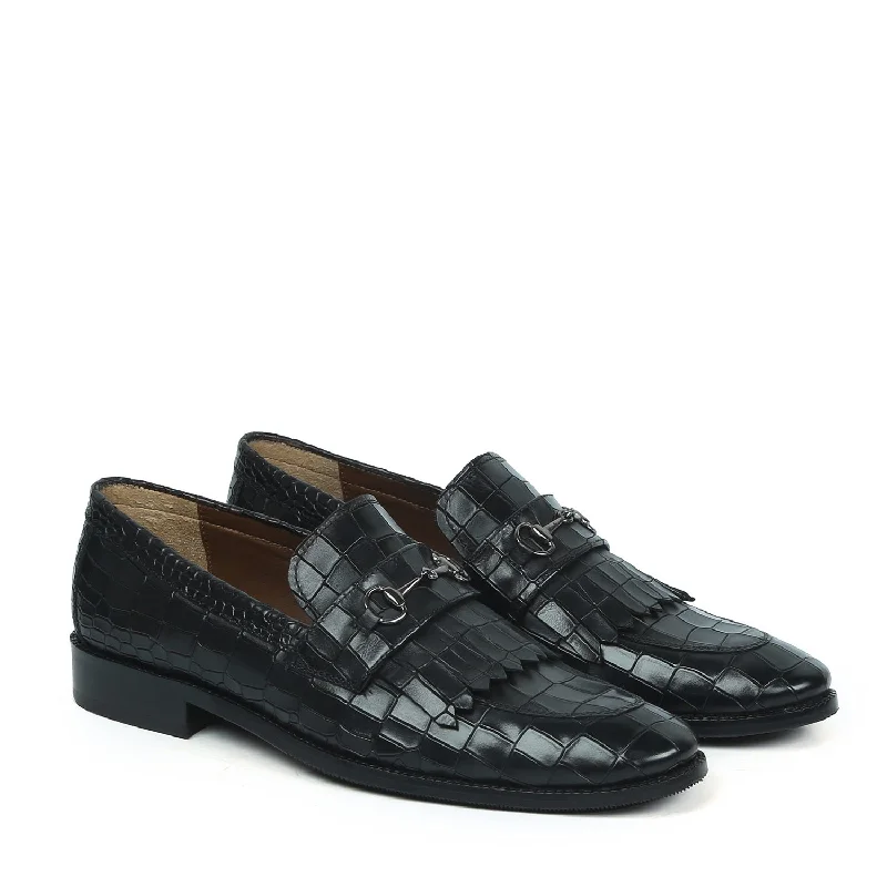 Men's loafers with a low - heeled design Men's loafers with a low - heeled design Black Slip-On Shoes in Deep Cut Leather with Fringes Horse-bit Buckled