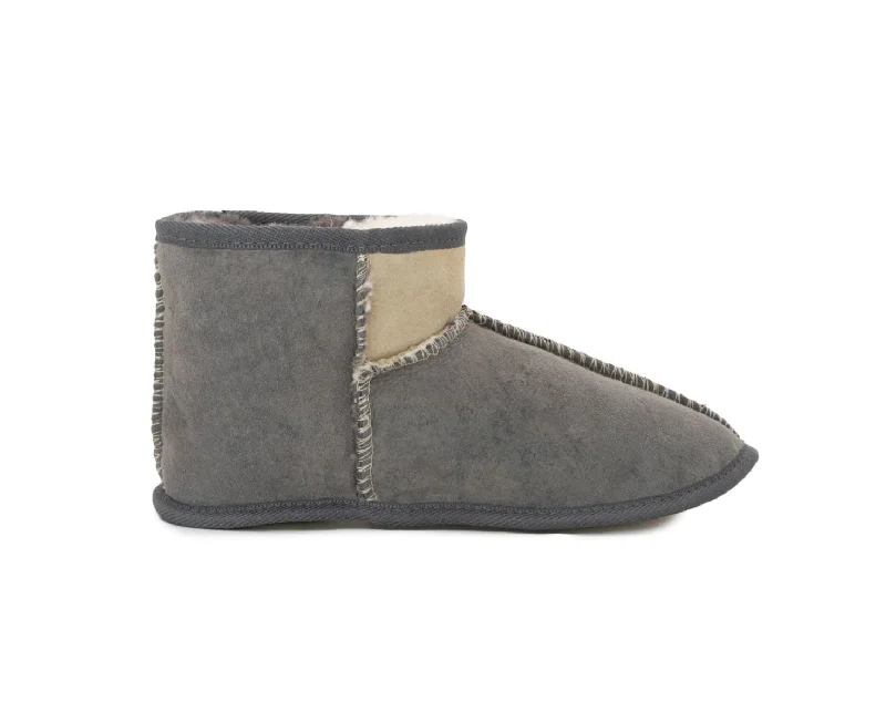 Men's slippers with a padded footbed for all - day comfort Soccasins - Earth Palette
