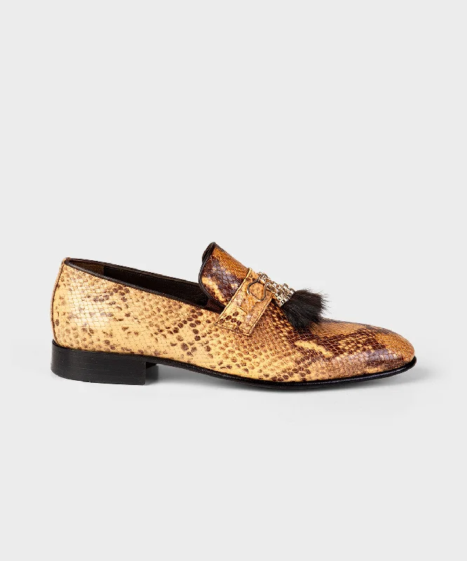 Men's loafers with a smooth leather finish Men's loafers with a smooth leather finish Crocodile Pattern Loafer