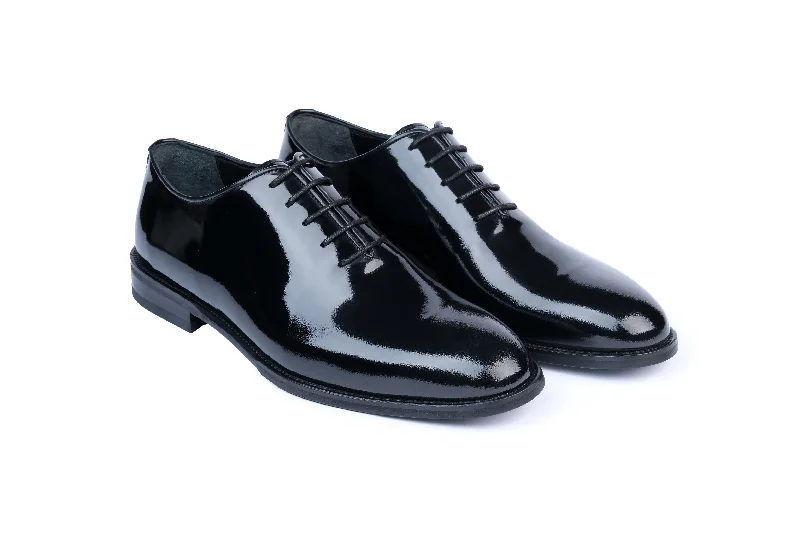 Men's formal shoes with a buckle closure Men's formal shoes with a buckle closure Stilos Whole Cut Oxford Patent Leather Dress Shoes