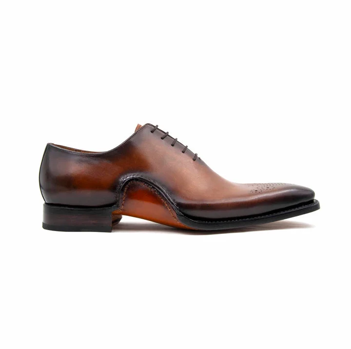 Men's formal shoes with a wingtip design Men's formal shoes with a wingtip design Cooper Lace Up Shoes - Tobacco