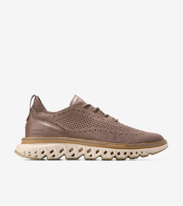 Men's leather formal Oxford shoes with a cap toe Men's leather formal Oxford shoes with a cap toe Men's ZERØGRAND Stitchlite™ Wingtip Oxfords