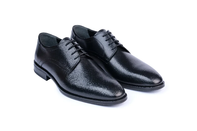Men's formal shoes with a contrast stitching detail Men's formal shoes with a contrast stitching detail Cira Derby Shoes