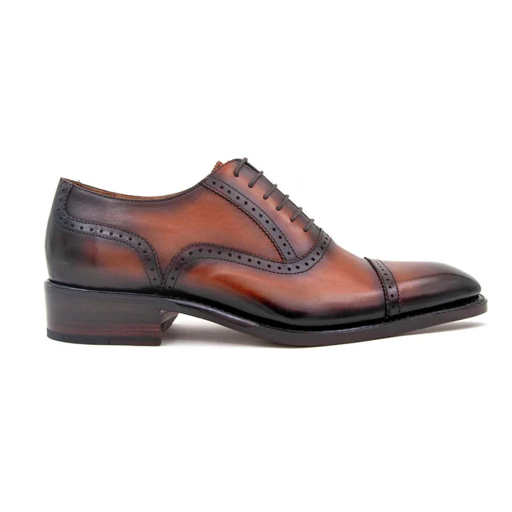 Men's formal shoes with a wingtip design Men's formal shoes with a wingtip design Jonathan High Heel Lace Up Shoes - Caramel