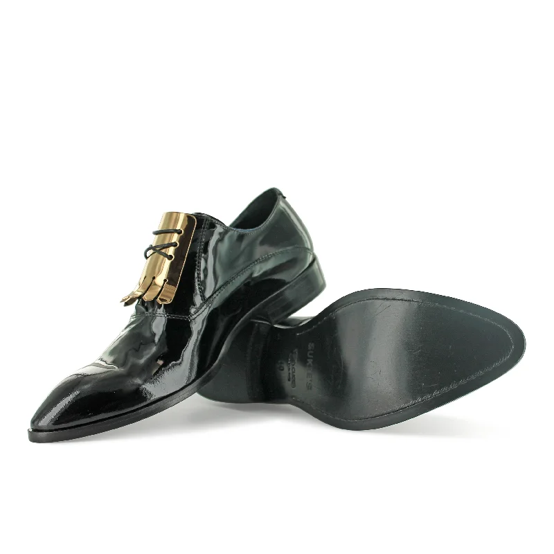 Men's formal shoes with a contrast stitching detail Men's formal shoes with a contrast stitching detail J3006 – The Crown