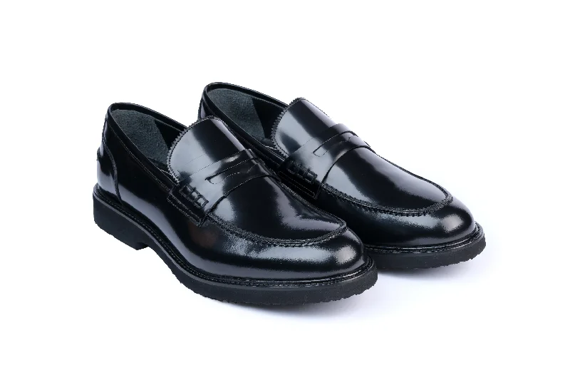 Men's formal shoes with a rubber heel cap for durability Men's formal shoes with a rubber heel cap for durability Tavro Penny Loafer
