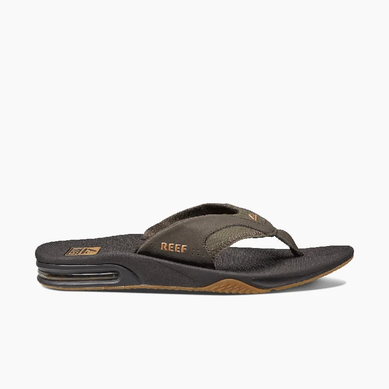 Men's sandals with a rubber sole for tractionFanning