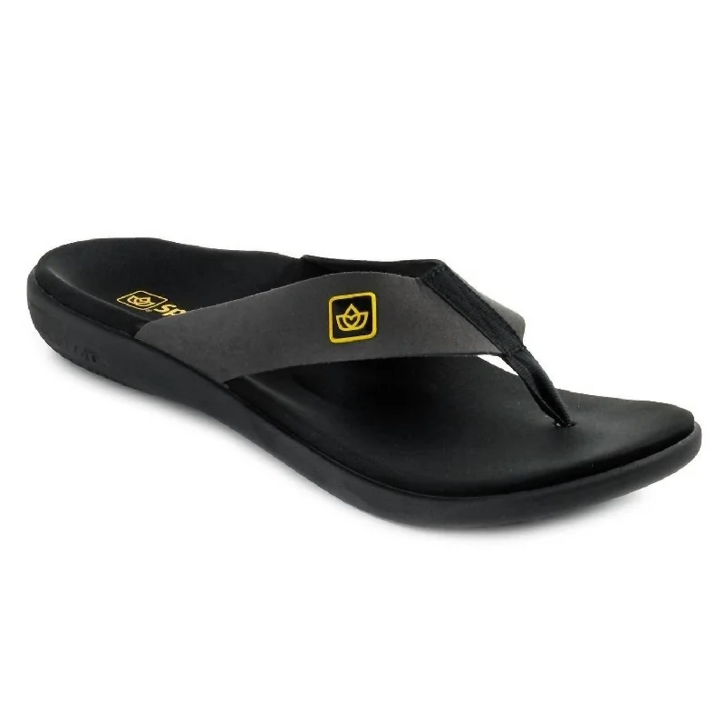 Men's sandals with a padded heelMen's Yumi Pure Sandal In Black