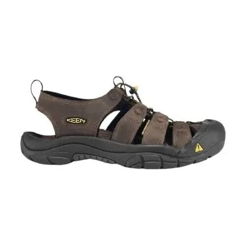 Men's sandals with a perforated leather upper for ventilationMen's Newport Leather - Bison