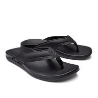 Men's sandals with a perforated leather upper for ventilationOLUKAI MAHA BLACK