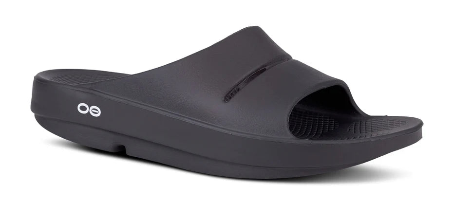 Men's sandals with a rubber sole for tractionOofos Ooahh Black Sandal