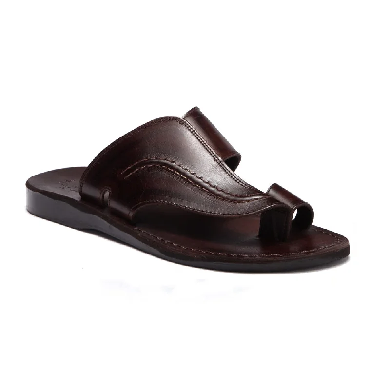 Men's sandals with a rubber sole for tractionPeter - Leather Toe Strap Sandal | Brown