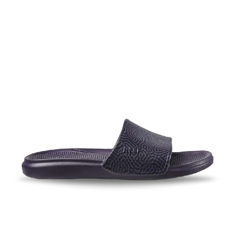 Men's sandals with a decorative buckle or charmReef Men's Oasis Slide - Mason Purple Coral