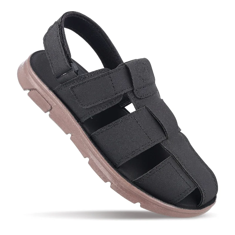 Men's sandals with a buckle closureMen's Daily Wear Sandals - WE1714 Black