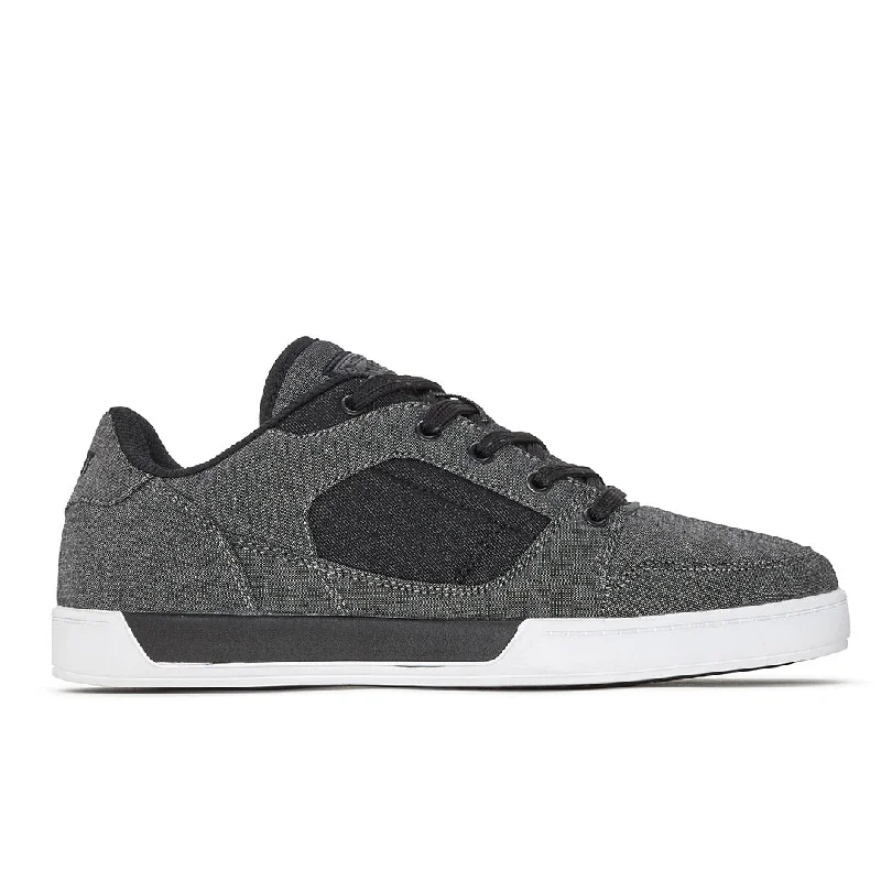 Men's casual shoes with a metallic trimWallride