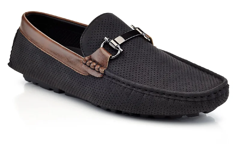 Men's loafers with a decorative buckle80082