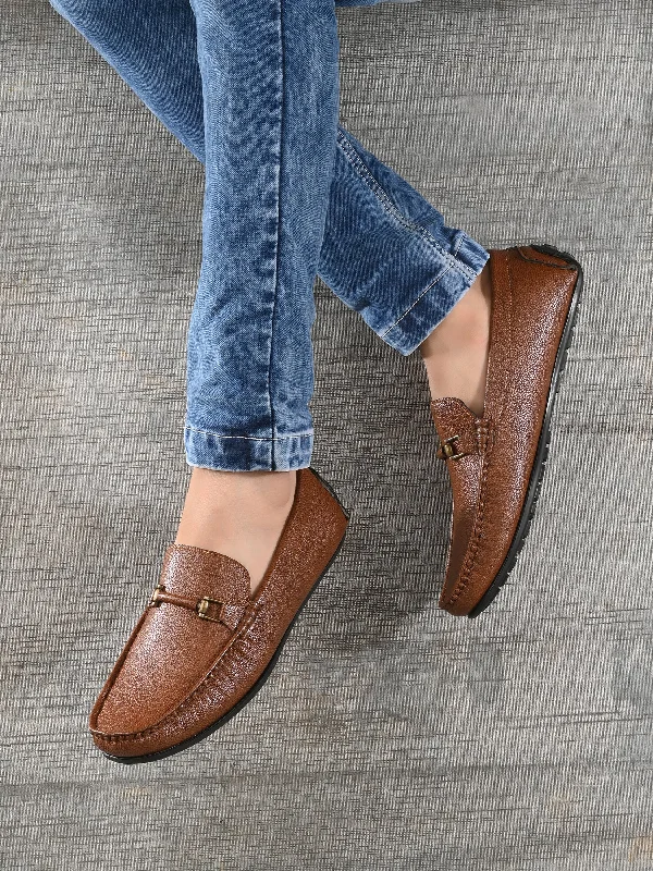 Men's casual shoes with a removable footbed for cleaningAlberto Torresi Mild Grained Synthetic Buckled Tan Men's Loafer