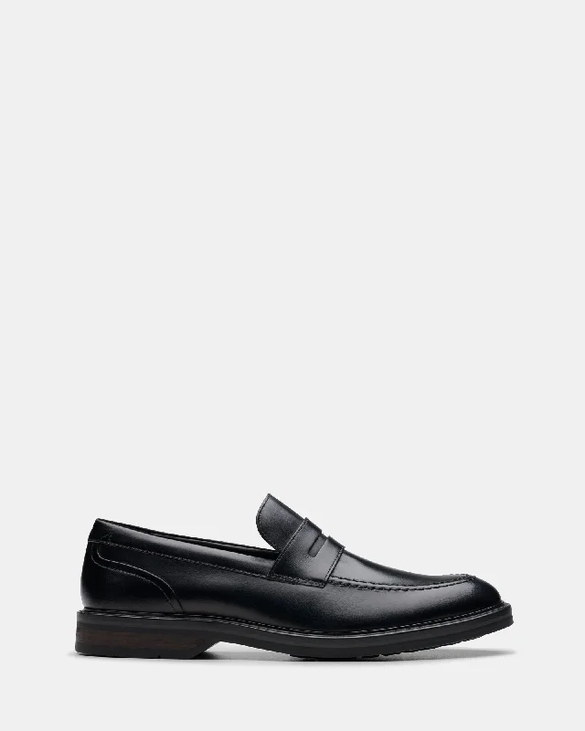 Men's loafers with a stretchy side panel for a better fitAldwin Step Black Leather
