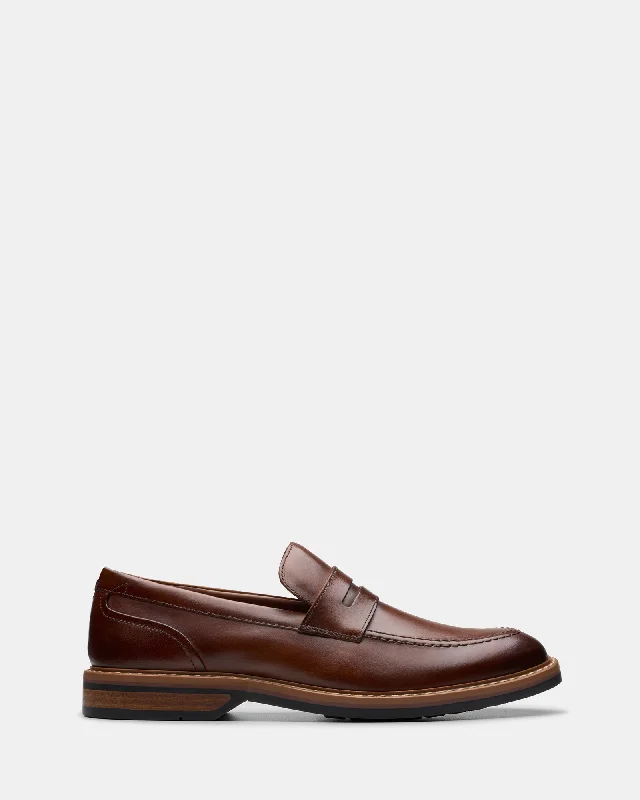 Men's loafers with a contrast stitching detailAldwin Step Mid Tan Lea