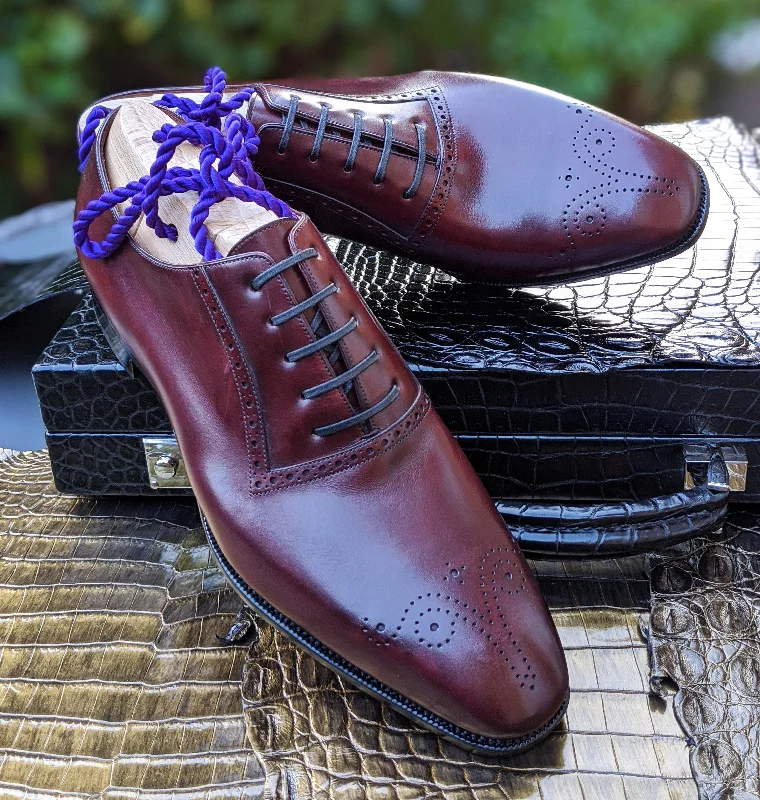 Brogue - perforated men's Oxfords for a traditional lookAscot Andrew - Bordeaux Calf