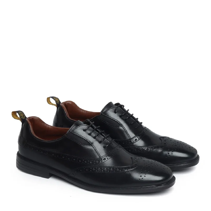 Men's Oxfords with a contrast stitching on the weltBlack Leather Punching Brogue Oxford Lace-Up Shoe