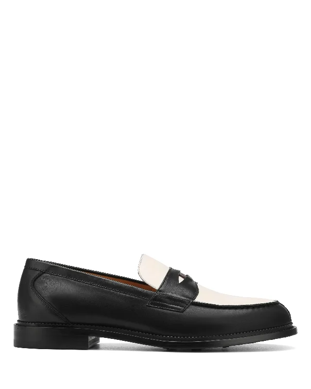 Men's loafers with a moc - toe designBranch Black/White Leather