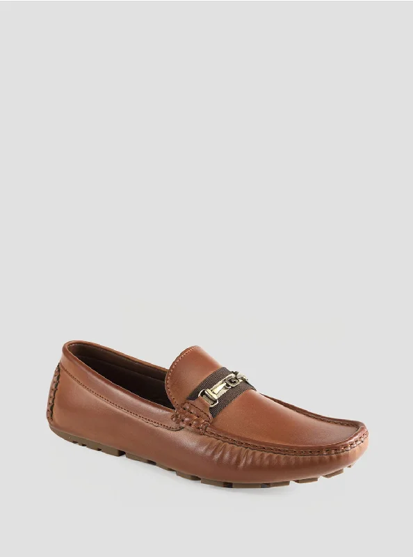 Men's loafers with a flexible sole for easy movementBrown Aarav Loafers