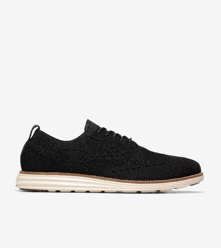 Men's Oxfords with a perforated leather strap for ventilationMen's ØriginalGrand Wingtip Oxfords