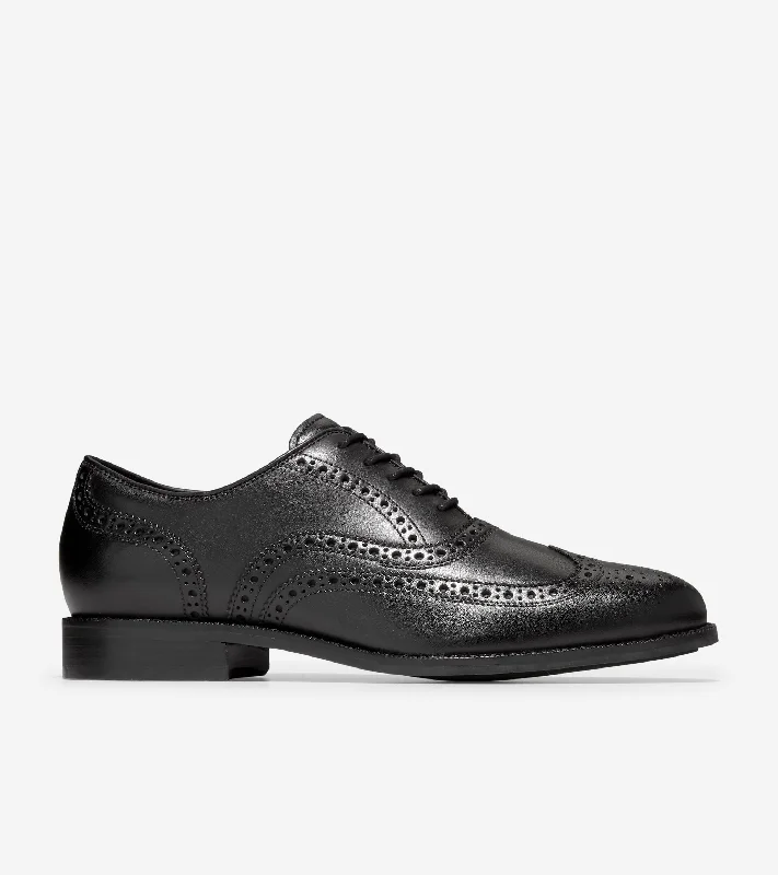 Men's Oxfords with a contrast stitching on the weltMen's Broadway Wingtip Oxfords