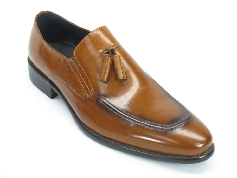Suede men's loafers for a soft and luxurious feelCarrucci KS099-714 Leather Tassel Loafer - Cognac