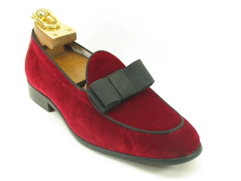 Men's loafers with a flexible sole for easy movementCarrucci KS525-102V Velvet Prom Loafer - Red
