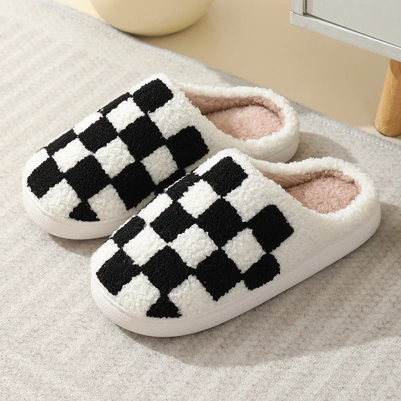 Men's slippers with a non - slip outsole for safetyCheckerboard Plush Slippers