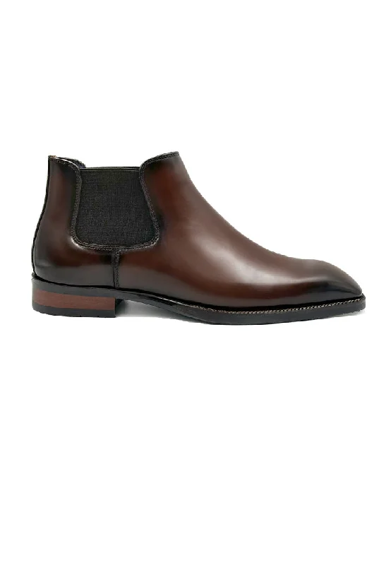Men's loafers with a pointed toe for a stylish appearanceChelsea Boots