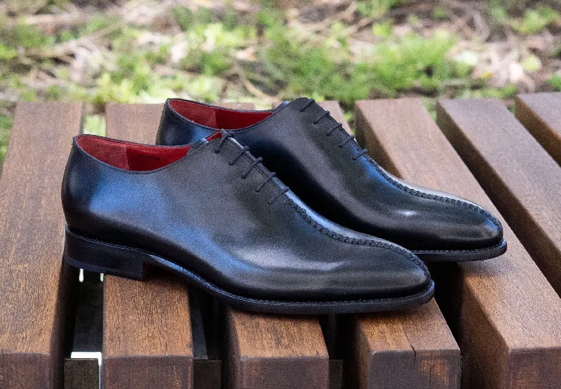 Men's Oxfords with a low - heeled design and a square toe"Derrick" Burnished Calfskin Lace-Up Oxford Black