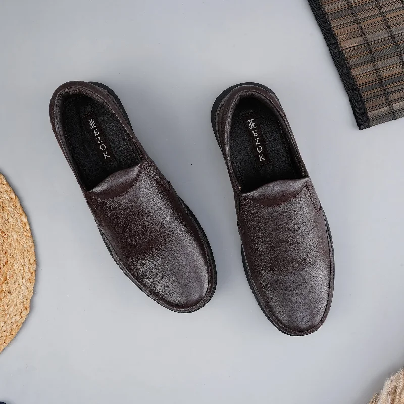 Men's casual shoes with a low - profile designEzok Men Brown Casual Leather Shoes For Men