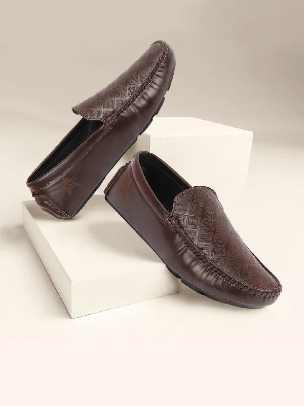 Men's casual shoes with a metallic trimMen Brown Textured Design Casual Classic Slip On Driving Loafer and Moccasins