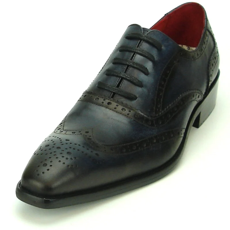 Men's Oxfords with a low - heeled design and a square toeFiesso FI-8710 Black Wing Tip Encore Oxfords